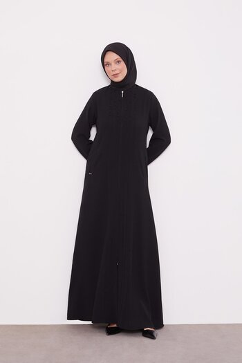 Levidor Black Embroidered Zipper Closure Ferace