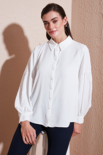 Lela Regular Fit Stitching Detail Solid Neck Balloon Sleeve Shirt Shirt 611Go00003
