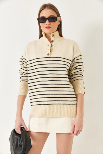 Bianco Lucci Women's Sleeve Buttoned Placket Sweater 20247584