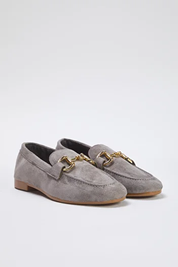 TRENDYOL SHOES Детайлни дамски обувки от сив велур TAKSS25LA00000