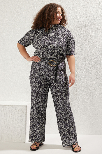 Trendyol Curve Plus Size Black Floral Print Wide Leg Pants - Wrapped Fabric Tbbss25Ar00023