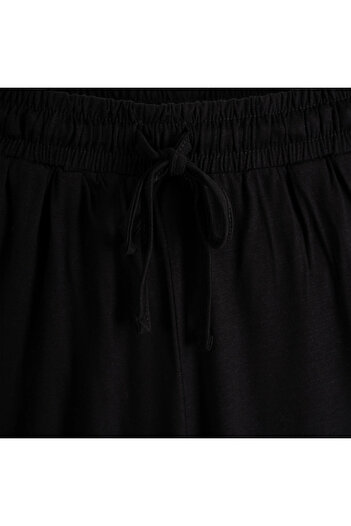 Penelope Baily Collection Black Women's Shorts S