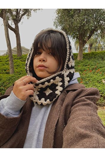 Nympha Two Color Motif Knitted Balaklava - Beanie