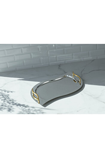 Nehir High quality stainless steel tray set. Consists of 2 pieces. With golden handle
