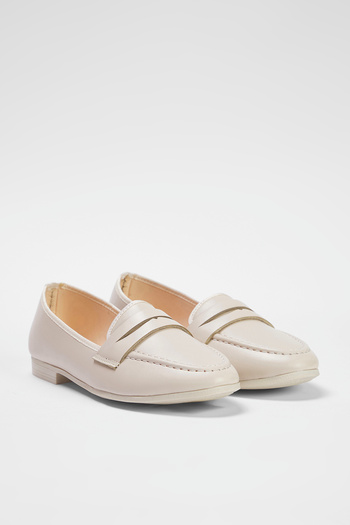TRENDYOL SHOES Бежеві жіночі туфлі на гнучкій підошві TAKSS25LA00008
