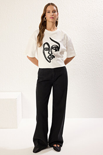 Trendyol Collection Ecru 100% Thick Cotton Embossed Printed Oversize/Wide Fit Knitted T-Shirt Twoss25Ts00081