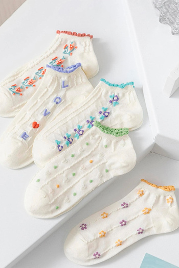 Esinti 5 Pairs Women's Ankle Length Love Floral Pattern Embroidered Booties Socks Set 5 Pieces