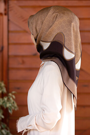 Vissona Μπεζ Χρώμα 100% Twill Silk - Φουλάρι 90x90 με αλυσίδα και μοτίβο μονόγραμμα: El Di