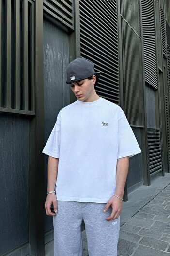 Flaw Wear Flaw Embroidered White Oversize T-Shirt