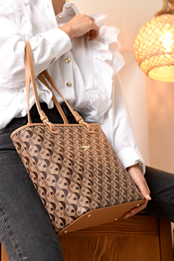 Cacharel Women's Monogram Shoulder Bag 8005