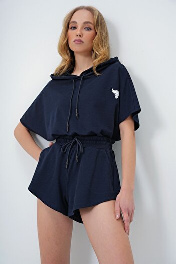 Trend Alaçatı Stili Navy Blue Hooded Crop Sweatshirt and Shorts Set - Alc-760-001-Tk