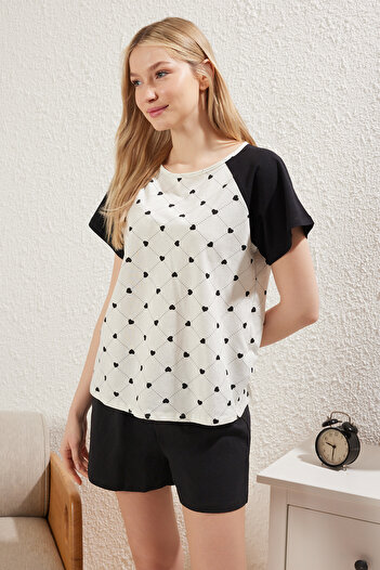 Trendyol Collection Hearted Black-Ecru Cotton Pajamas Set - Raglan Sleeves & Shorts Thmss25Pt00177
