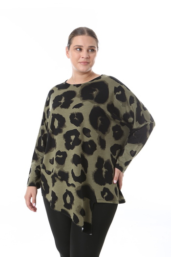 THE CABIN Women's Plus Size Asymmetrical Cut Design Blouse