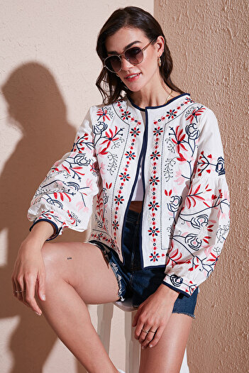 Lela Pamuklu Regular Fit Çiçekli Nakış İşlemeli Ceket CEKET 676223