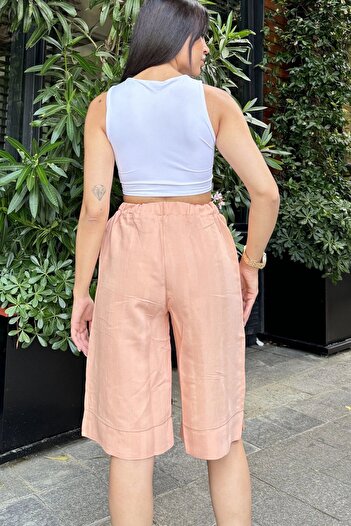 Juuuj Women's Powder Elastic Waist Buttoned Side Buttoned Self-Textured Pocket Bermuda Shorts