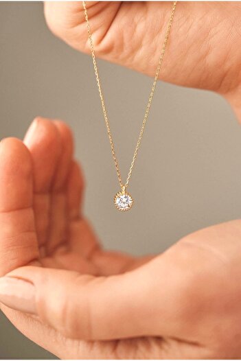 LİNOVE JEWELLERY Tek Taş Pırlanta Model Gümüş Kolye, 925 Ayar Gümüş Üzeri Altın Kaplama Tek Taş Kolye