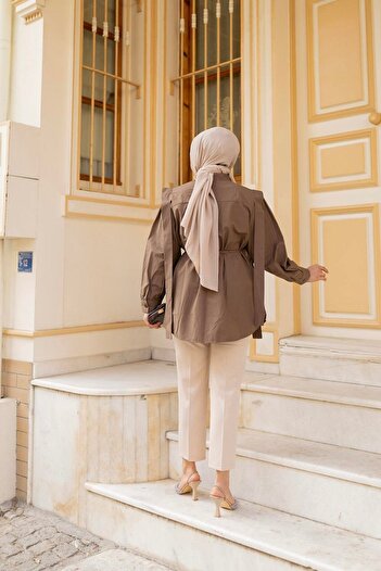 LOCCO Καφέ πουκάμισο - Λεπτομέρεια με πιέτες, κρυφά κουμπιά