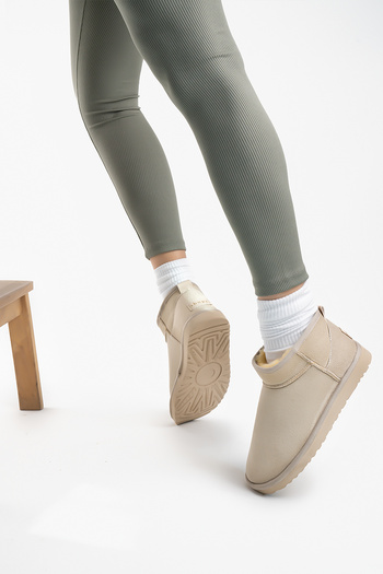 Shupe Γυναικείες μπότες μπεζ Ultra Mini Suede με γούνα εσωτερικά, γούνινες μπότες και μποτάκια με επίπεδη σόλα