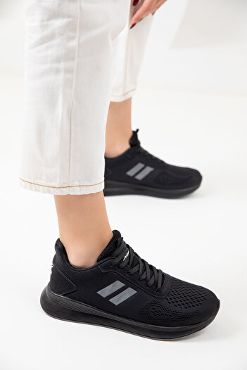 SOHO Black-Black Unisex Sneaker 20242