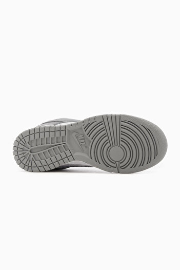 Nike Nike Dunk Low
Μεταλλικό Ασήμι - Ζαπατίλας