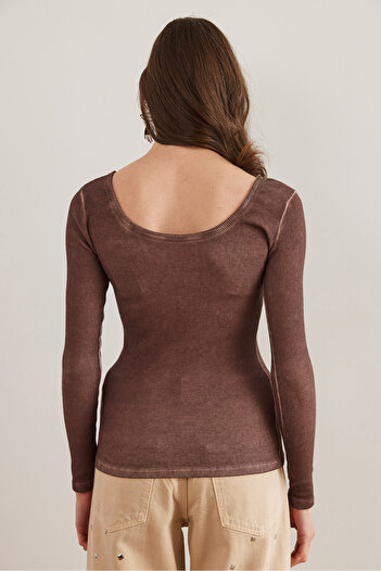 Olalook Női mosható keserűbarna széles gallérú camisole blúz BLZ- 19000722