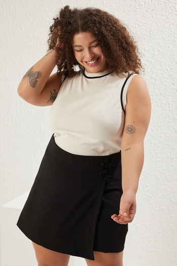 Trendyol Curve Premium Ecru Knitwear Blouse - Line Detail, Special Yarn Tbbss25Af00073