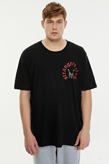 CC STORE Strangers Club / Oversize T-shirt