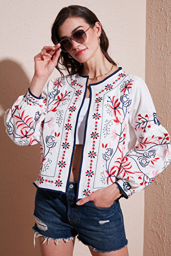 Lela Pamuklu Regular Fit Çiçekli Nakış İşlemeli Ceket CEKET 676223