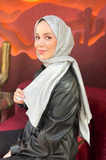 EVERMORE Light Gray Clover Shawl - Ev71