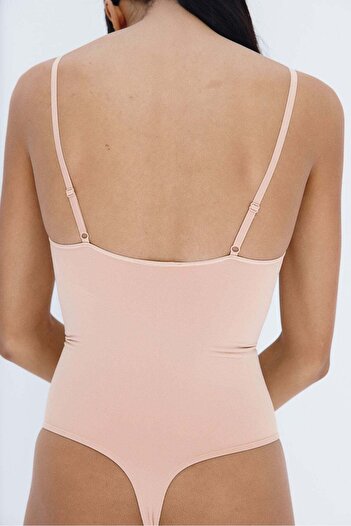 H&M Stretchy & sculpting firm shape thong body