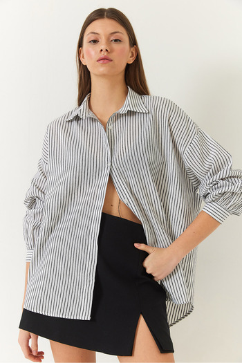 Bianco Lucci Gewebtes, gestreiftes, übergroßes Standard-Basic-Shirt für Damen 2021 60271073