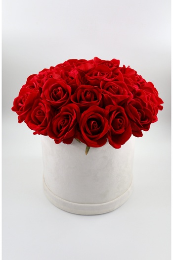 YENİCİ Artificial Rose with Velvet Box (30 Pcs)