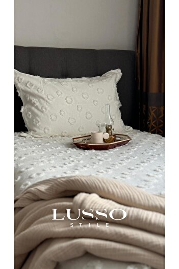 lusso stile Ponpon Tek Kişilik Pike Takımı Ekru 180x250 ve 1 Yastık Single