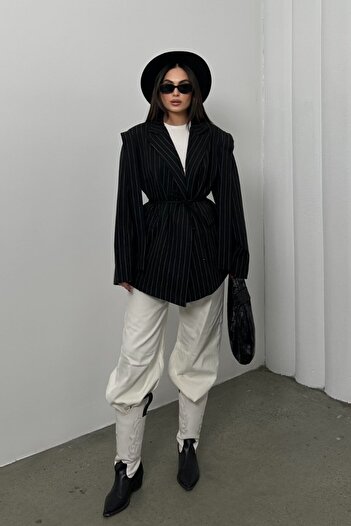 msm fashion Jachetă de damă cu dungi oversize - cu curea și detaliu pe umeri