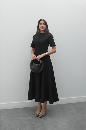 Havoş Rochie neagră maxi cu volane