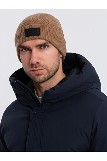 OMBRE Herren Strickmütze aus Pullovergewebe mit Patch - hellbraun V4 OM-ACWH-0122