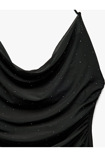 Koton Astarlı Boyundan Bağlamalı Slim Fit Degaje Yaka Mini Tül Taşlı Elbise