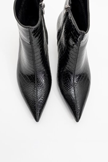 LuviShoes Γυναικείες μπότες με λεπτό τακούνι NOYA με μαύρη στάμπα