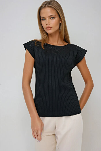 VAGGON Women's Black Boat Neck Shoulders Hole Openwork Sleeveless Knitwear Blouse Prmx13436
