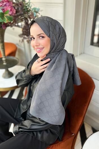 EVERMORE Ev72 Model Clover Shawl - Dark Gray