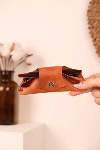 WATCHOFROYAL Genuine Leather Buttero Clot Brown Glasses Pouch
