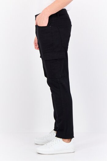 Crosshatch Men Tapered Fit Plain Stretchable Cargo Pants, Black