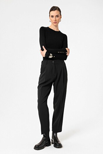 Antioch Black Women's High Waist Straight Fit Short Pants