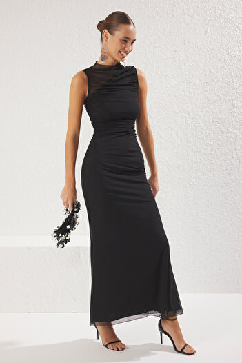 Trendyol Collection Schwarzes, körperbetontes, gefüttertes, gestricktes Abendkleid aus Tüll TPRSS25AE00040