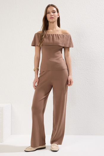 Trendyol Collection Carmen Collar Knitwear Blouse and Pants Set - Brown Twoss25Au00065