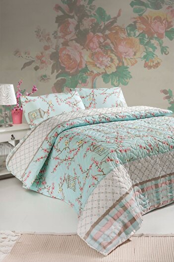 Eponj Home Turquoise Quilted Bedspread Set - Double Birdcage