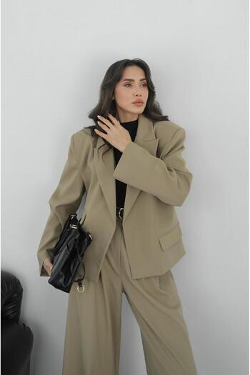 Havoş Beige Pocket Detailed Short Blazer Jacket