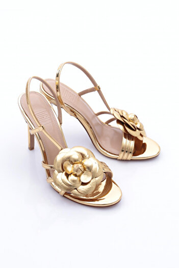 DGN Women's Accessory Heeled Gold Patent Leather Shoes Model 21413236