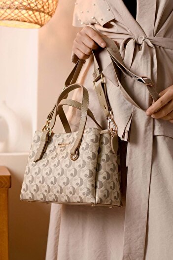 Cacharel Paris Women's 3 Compartment Long Cross Strap Shoulder & Hand Bag