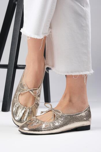 Mio Gusto Lisbet Gold Color Drawstring Women's Ballerinas
